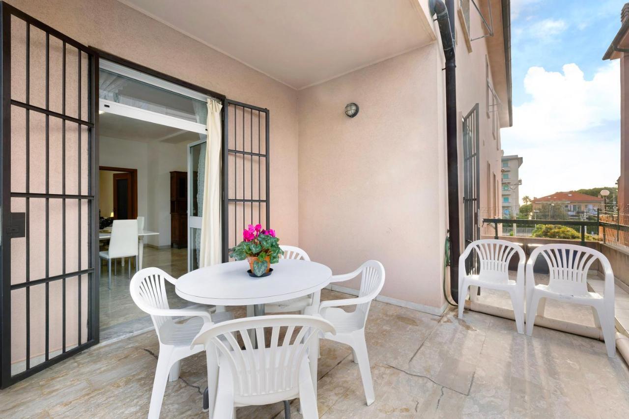 Apartamento Casa Rosa Loano Exterior foto